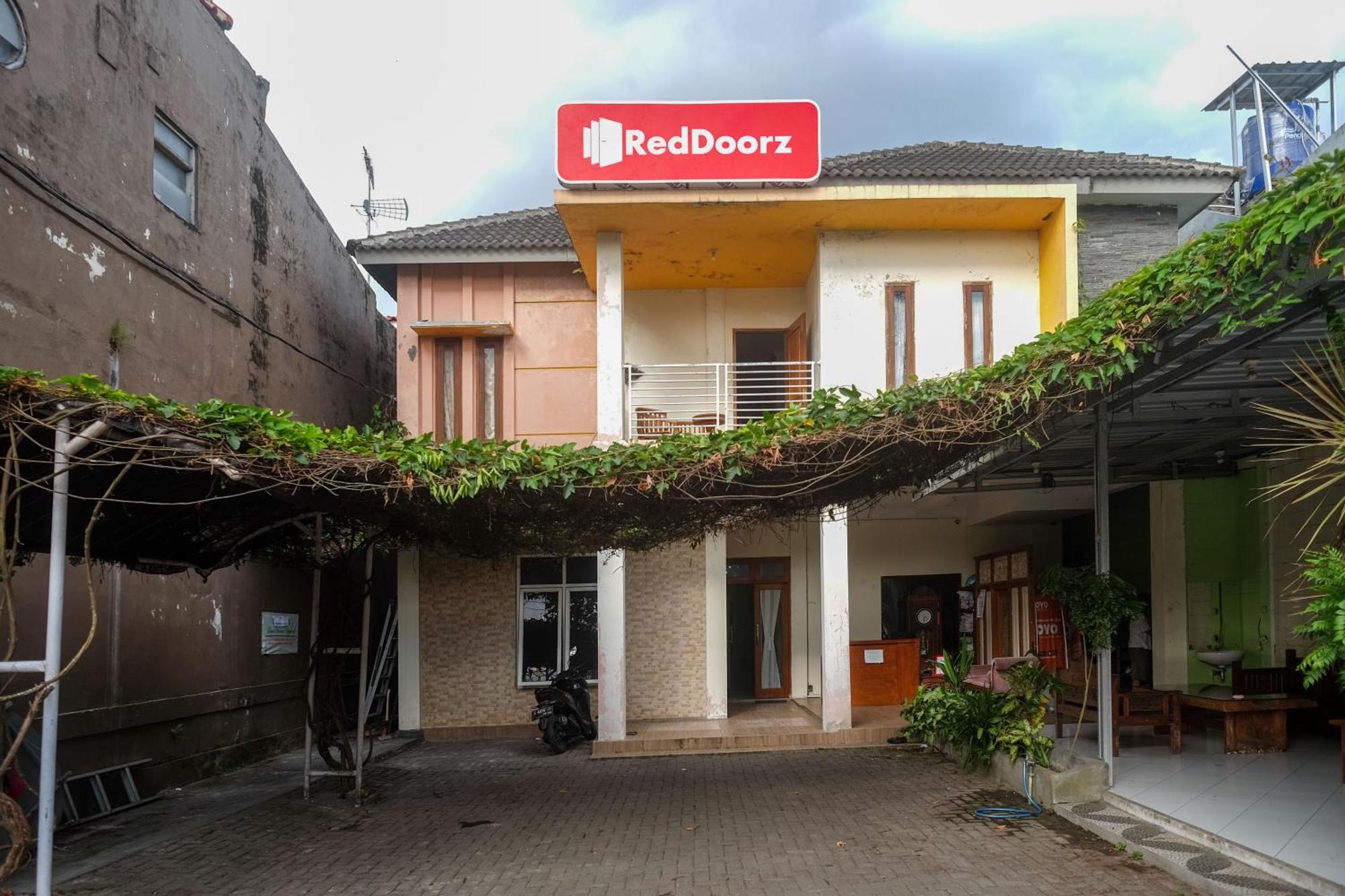 Reddoorz Syariah Near Pakuwon Mall Jogja Kejayan Exterior foto